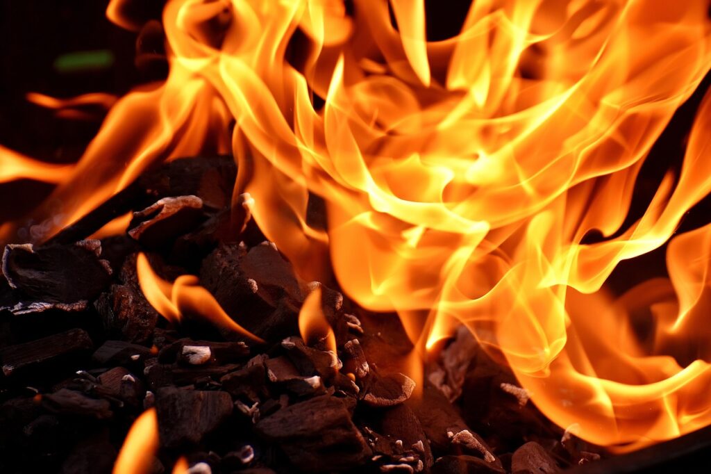 Flammen Feuer Tattoo Bedeutung Phönix Symbolik des Feuervogels