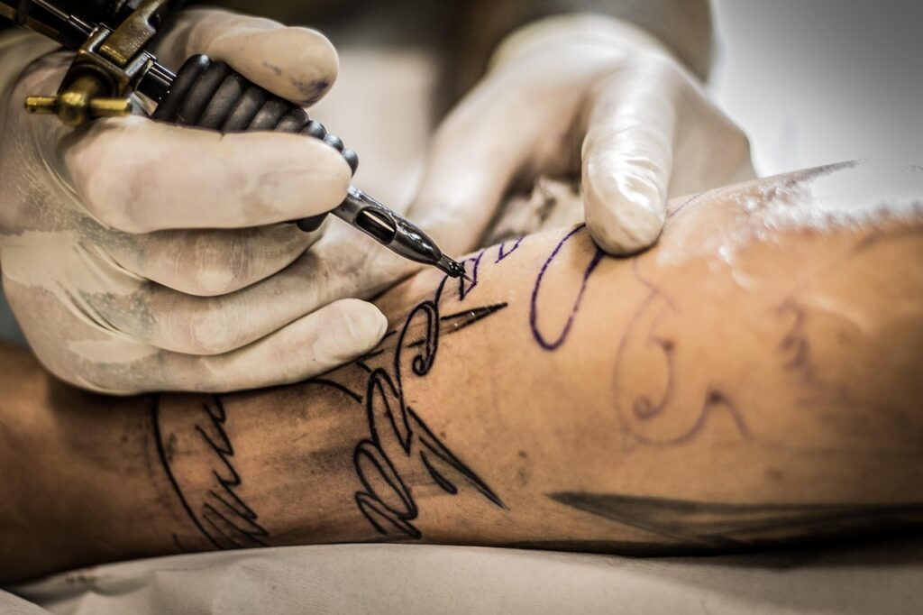 Tattoo Bedeutung Zwei Dreiecke – Symbolik und Varianten